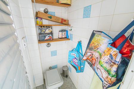 Apartamento à venda com 67m², 2 quartos e 1 vagaBanheiro de serviço
