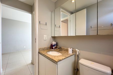 Banheiro Social de apartamento para alugar com 2 quartos, 52m² em Jd N Sra de Fatima, São Bernardo do Campo