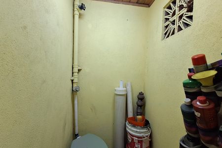 Banheiro de serviço de casa à venda com 3 quartos, 180m² em Utinga, Santo André