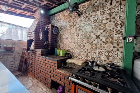 Quintal de casa à venda com 3 quartos, 180m² em Utinga, Santo André