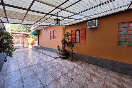 Garagem de casa à venda com 3 quartos, 180m² em Utinga, Santo André
