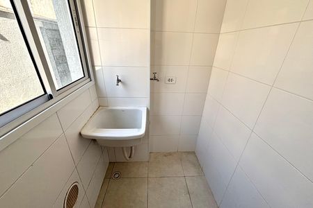 Área de serviço  de apartamento para alugar com 1 quarto, 31m² em Guilhermina Esperança, São Paulo
