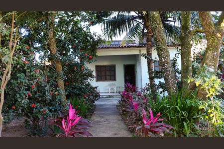 Casa para alugar com 96m², 2 quartos e 5 vagas Casa para alugar com 96m², 2 quartos e 5 vagasÁrea externa