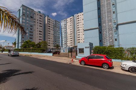 Apartamento para alugar com 50m², 2 quartos e 1 vaga Apartamento para alugar com 50m², 2 quartos e 1 vagaFachada