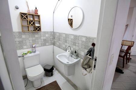 Apartamento à venda com 124m², 3 quartos e 2 vagas Apartamento à venda com 124m², 3 quartos e 2 vagasLavabo