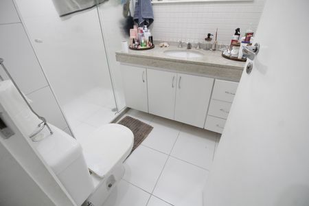Apartamento à venda com 124m², 3 quartos e 2 vagas Apartamento à venda com 124m², 3 quartos e 2 vagasSuite 1 - Banheiro