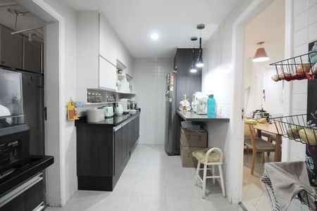 Apartamento à venda com 124m², 3 quartos e 2 vagas Apartamento à venda com 124m², 3 quartos e 2 vagasCozinha