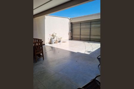 Área externa de casa à venda com 3 quartos, 210m² em Jardim Atlantico, Goiânia
