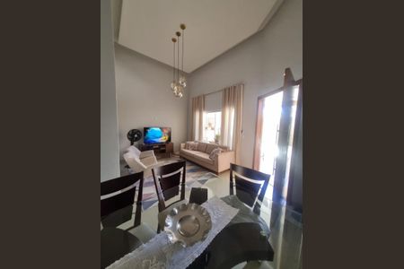 Sala de casa à venda com 3 quartos, 210m² em Jardim Atlantico, Goiânia