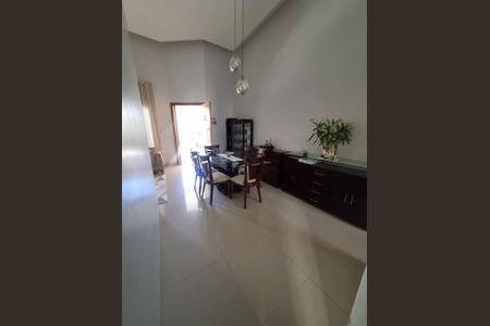 Sala de casa à venda com 3 quartos, 210m² em Jardim Atlantico, Goiânia