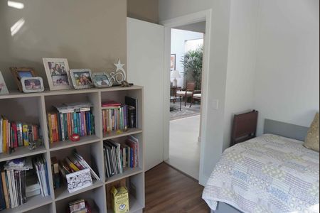 Casa de condomínio à venda com 480m², 3 quartos e 4 vagas Casa de condomínio à venda com 480m², 3 quartos e 4 vagasEscritório