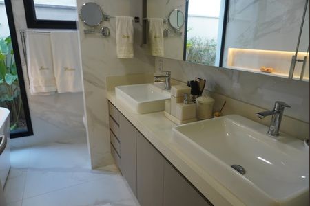 Casa de condomínio à venda com 480m², 3 quartos e 4 vagasBanheiro da Suíte 3