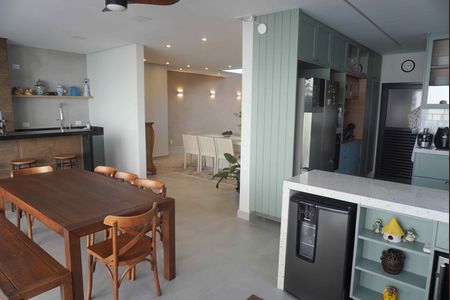 Casa de condomínio à venda com 480m², 3 quartos e 4 vagas Casa de condomínio à venda com 480m², 3 quartos e 4 vagasCozinha e àrea Gourmet