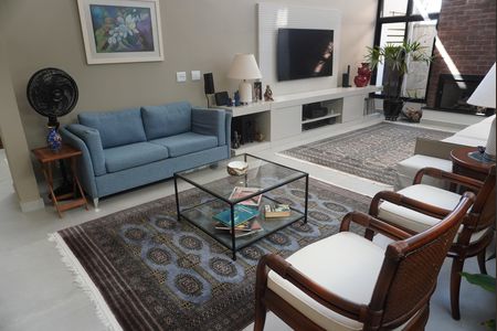 Casa de condomínio à venda com 480m², 3 quartos e 4 vagasSala De Estar