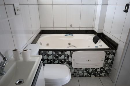 Apartamento à venda com 108m², 3 quartos e sem vagaBanheiro social