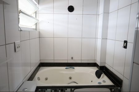 Apartamento à venda com 108m², 3 quartos e sem vagaBanheiro social