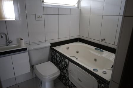 Apartamento à venda com 108m², 3 quartos e sem vagaBanheiro social