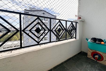 Apartamento à venda com 67m², 3 quartos e 1 vaga Apartamento à venda com 67m², 3 quartos e 1 vagaSacada