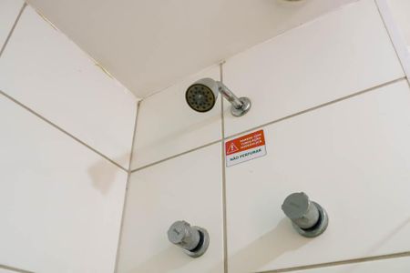 Banheiro de apartamento à venda com 2 quartos, 51m² em Encantado, Rio de Janeiro