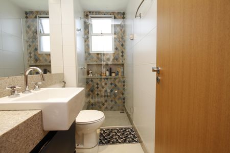 Apartamento à venda com 243m², 4 quartos e 3 vagasBanheiro Social