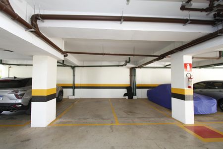 Garagem de apartamento à venda com 4 quartos, 243m² em Grajaú, Belo Horizonte