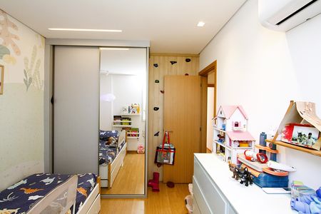 Apartamento à venda com 243m², 4 quartos e 3 vagasQuarto 3