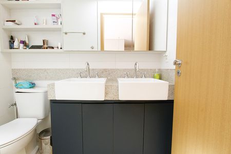Apartamento à venda com 243m², 4 quartos e 3 vagasBanheiro da Suíte