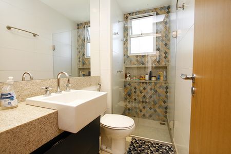 Apartamento à venda com 243m², 4 quartos e 3 vagasBanheiro Social