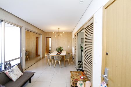 Apartamento à venda com 243m², 4 quartos e 3 vagasSala