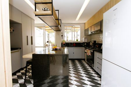 Apartamento à venda com 243m², 4 quartos e 3 vagasCozinha