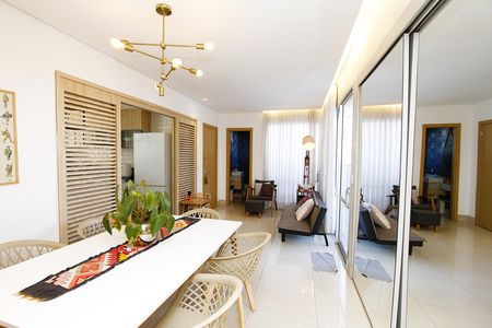 Apartamento à venda com 243m², 4 quartos e 3 vagasSala