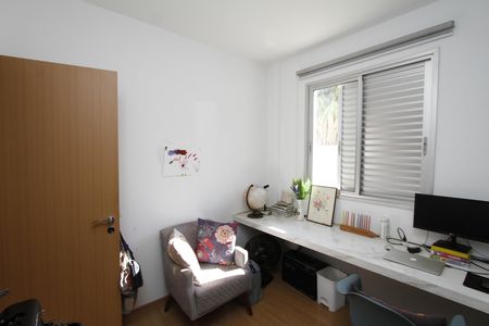 Quarto 2 de apartamento à venda com 4 quartos, 243m² em Grajaú, Belo Horizonte