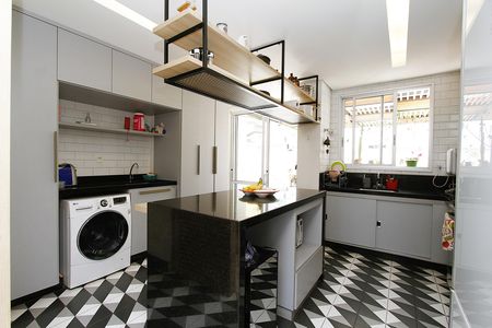Cozinha de apartamento à venda com 4 quartos, 243m² em Grajaú, Belo Horizonte