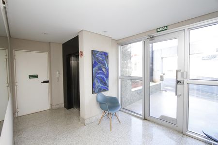 Hall de entrada de apartamento à venda com 4 quartos, 243m² em Grajaú, Belo Horizonte