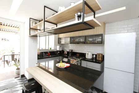 Apartamento à venda com 243m², 4 quartos e 3 vagasCozinha