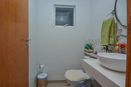 Lavabo de casa para alugar com 3 quartos, 140m² em Jardim Primavera, São Paulo