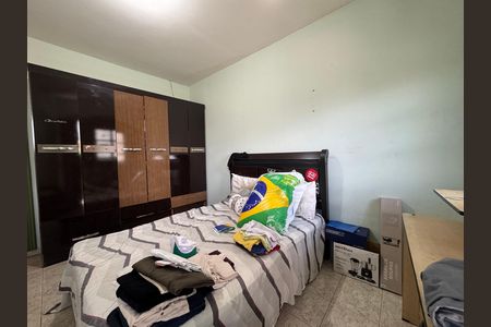 Casa de condomínio à venda com 312m², 4 quartos e 4 vagas Casa de condomínio à venda com 312m², 4 quartos e 4 vagasQuarto 2