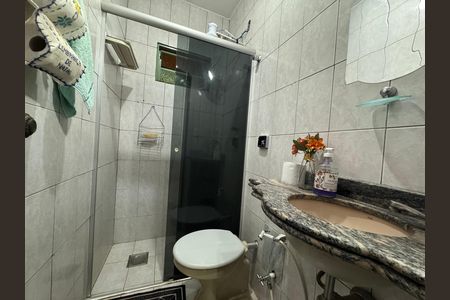 Casa de condomínio à venda com 312m², 4 quartos e 4 vagas Casa de condomínio à venda com 312m², 4 quartos e 4 vagasBanheiro Social - Térreo
