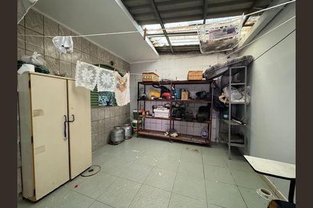 Casa de condomínio à venda com 312m², 4 quartos e 4 vagas Casa de condomínio à venda com 312m², 4 quartos e 4 vagasÁrea de Serviço