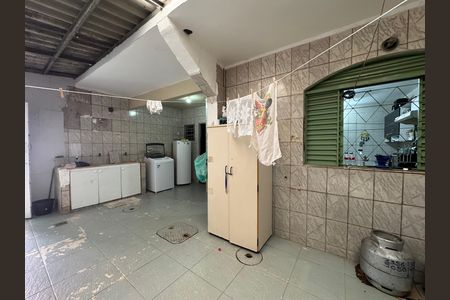 Casa de condomínio à venda com 312m², 4 quartos e 4 vagas Casa de condomínio à venda com 312m², 4 quartos e 4 vagasÁrea de Serviço