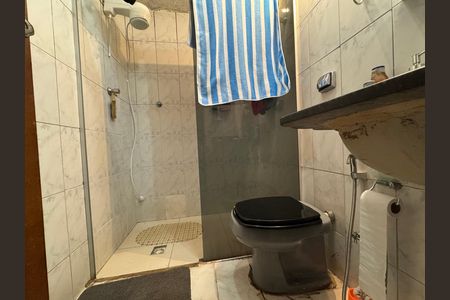 Casa de condomínio à venda com 312m², 4 quartos e 4 vagas Casa de condomínio à venda com 312m², 4 quartos e 4 vagasBanheiro da Suíte