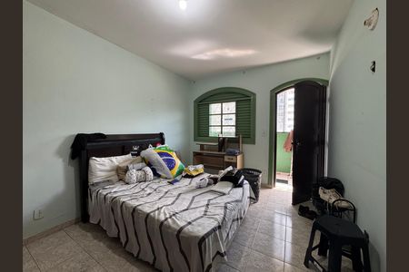 Casa de condomínio à venda com 312m², 4 quartos e 4 vagas Casa de condomínio à venda com 312m², 4 quartos e 4 vagasQuarto 2