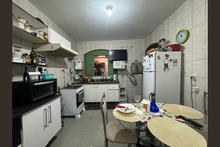 Casa de condomínio à venda com 312m², 4 quartos e 4 vagas Casa de condomínio à venda com 312m², 4 quartos e 4 vagasCozinha