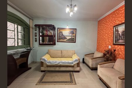 Casa de condomínio à venda com 312m², 4 quartos e 4 vagas Casa de condomínio à venda com 312m², 4 quartos e 4 vagasSala de Estar