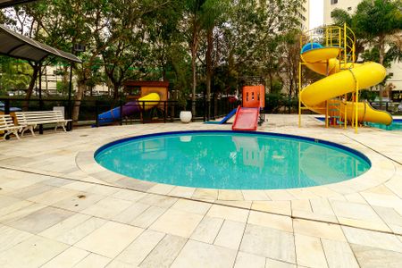 Apartamento à venda com 66m², 3 quartos e 1 vaga Apartamento à venda com 66m², 3 quartos e 1 vagaPiscina