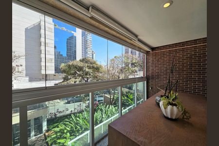 Apartamento para alugar com 51m², 1 quarto e 1 vaga Apartamento para alugar com 51m², 1 quarto e 1 vagaVaranda