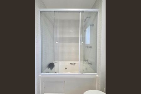 Apartamento para alugar com 51m², 1 quarto e 1 vaga Apartamento para alugar com 51m², 1 quarto e 1 vagaBanheiro da Suíte