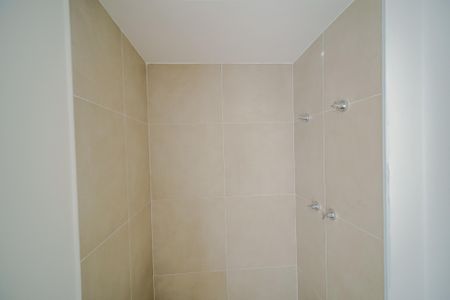 Apartamento à venda com 80m², 2 quartos e 1 vaga Apartamento à venda com 80m², 2 quartos e 1 vagaBanheiro da Suíte
