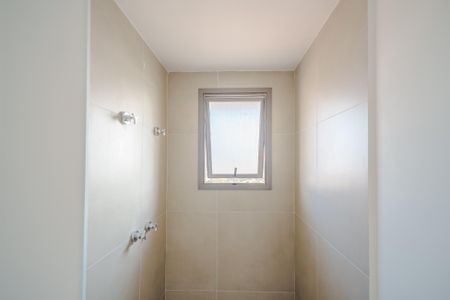 Apartamento à venda com 80m², 2 quartos e 1 vaga Apartamento à venda com 80m², 2 quartos e 1 vagaBanheiro da Suíte 2