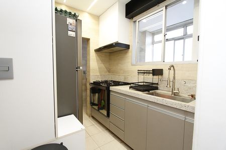 Cozinha de apartamento à venda com 3 quartos, 97m² em Estoril, Belo Horizonte